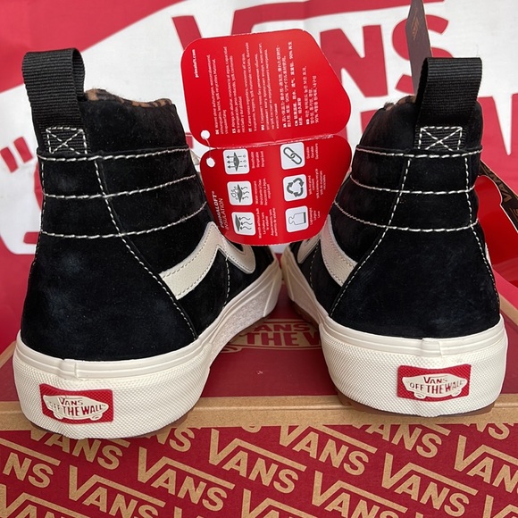 Vans Men’s Sk8-Hi Mite-1
(Suede) Black/Leopard
VNOA5HZY6D8
boots - sneakers - Picture 14 of 16
